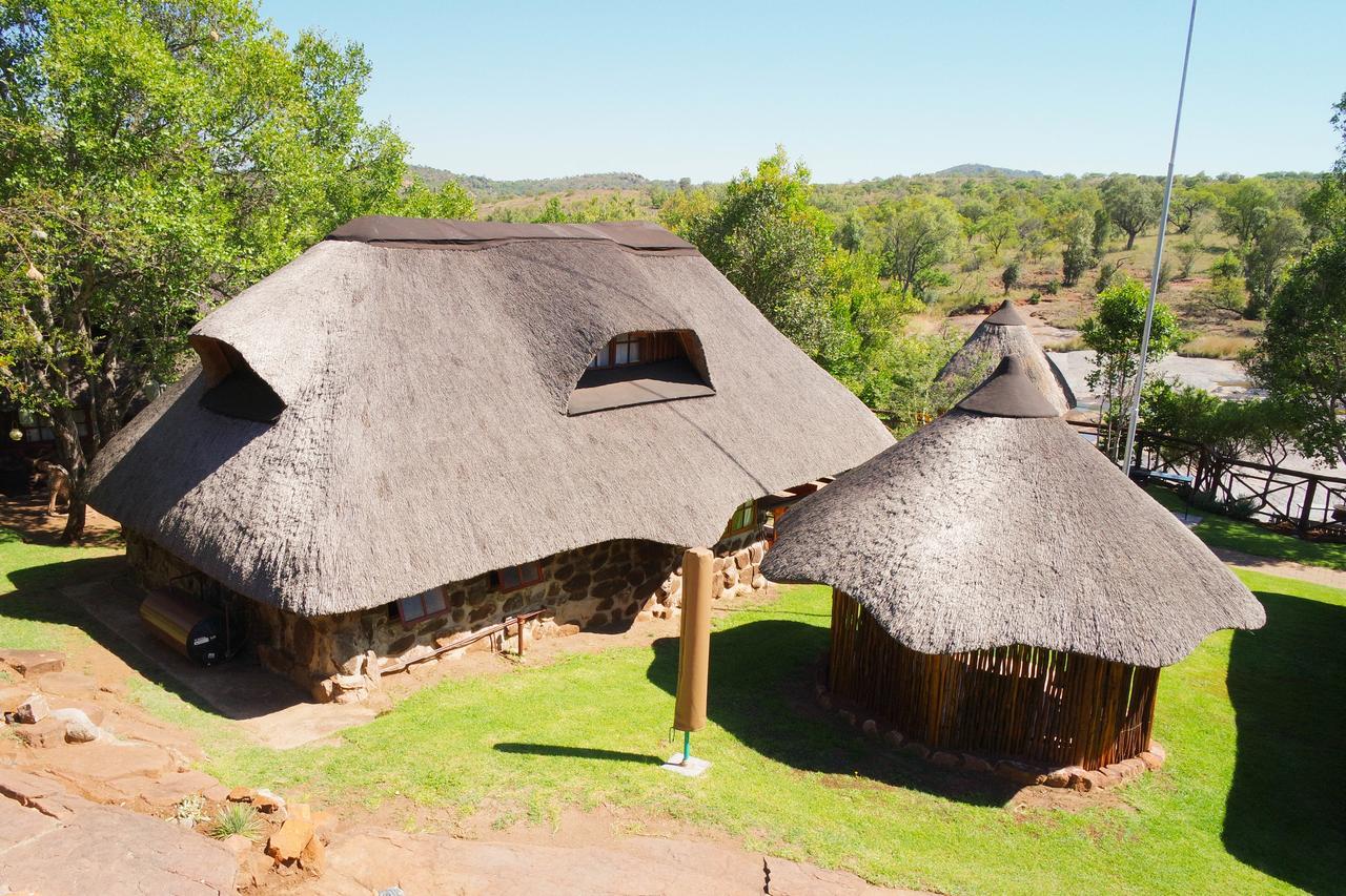 Thandabantu Game Lodge Roossenekal Экстерьер фото