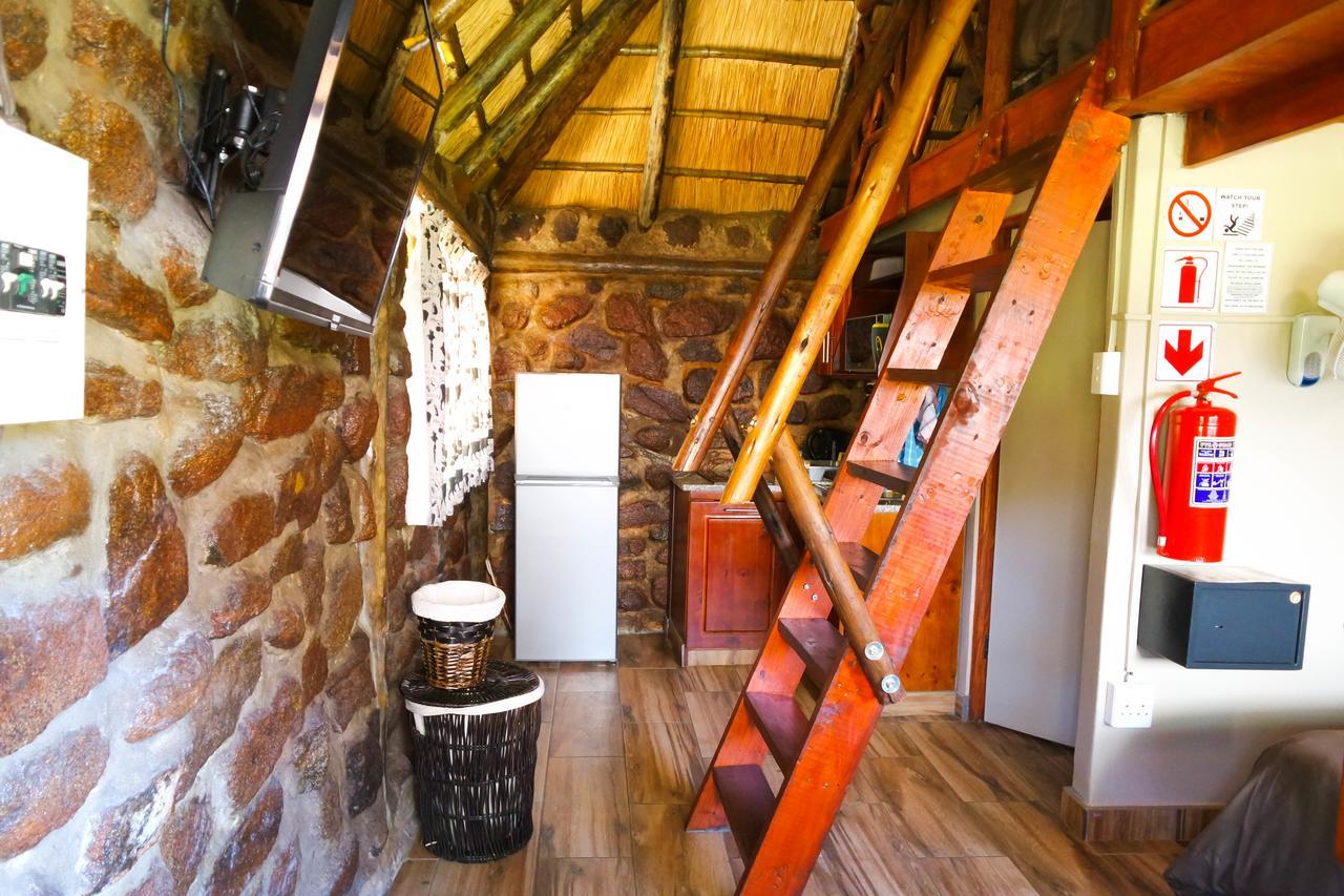 Thandabantu Game Lodge Roossenekal Экстерьер фото